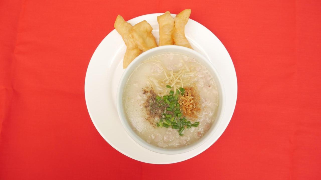 Hotel October 푸껫 외부 사진